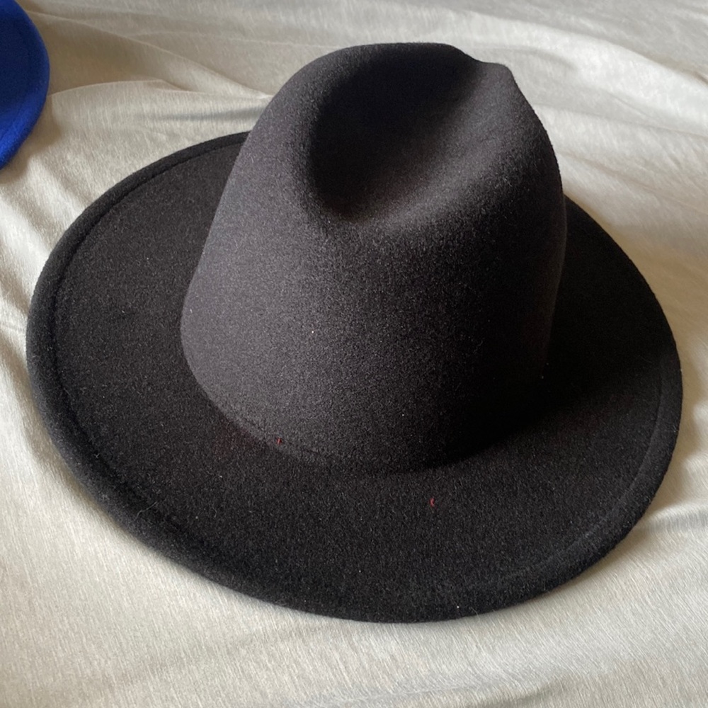 Black hat with red bottom!